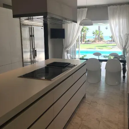 Deluxe First Line Villa Perivolia Exterior photo