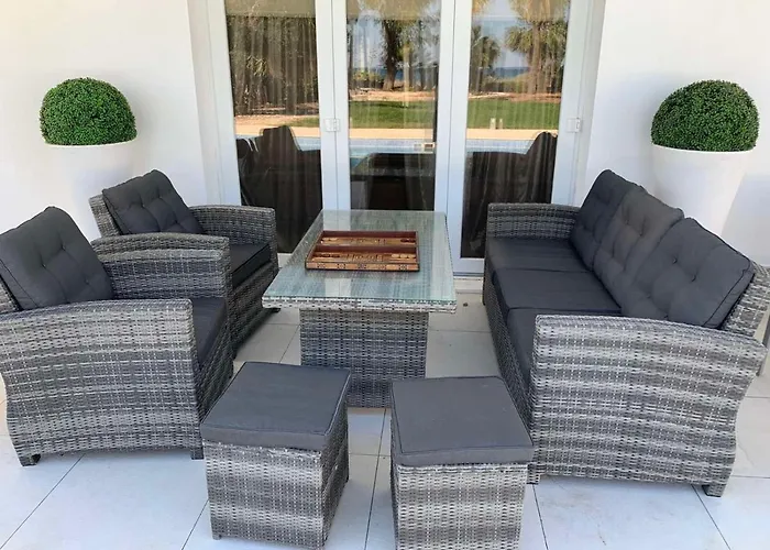 Deluxe First Line Villa